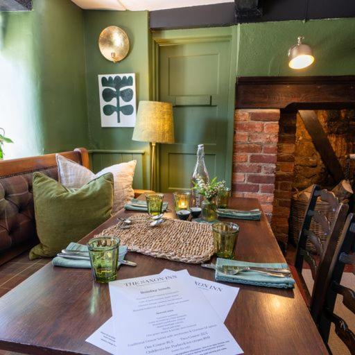 The Saxon Inn Child Okeford Экстерьер фото